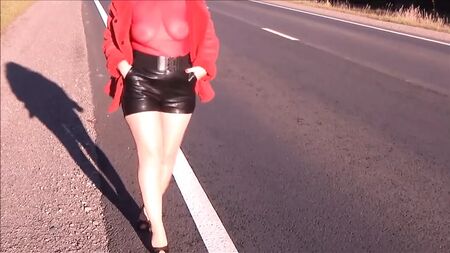 RedRoseRus: Mi enorme trasero en pantalones cortos de cuero