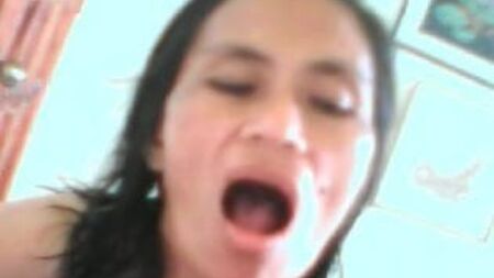 ¡LA MADRASTRA FILIPINA EDITHA NAVARES SE DESNUDA!