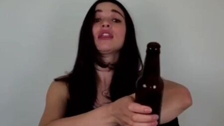 Crystal Reed hace una prueba para un papel de chica fácil