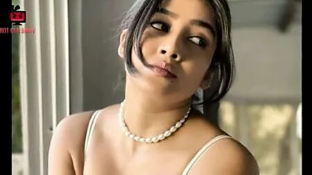 Sofía Ansari desnuda