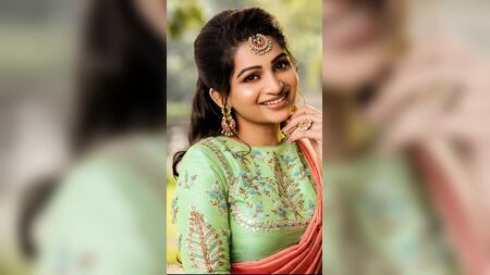 Nachathira Nagesh, presentadora tamil en una escena de eyaculación