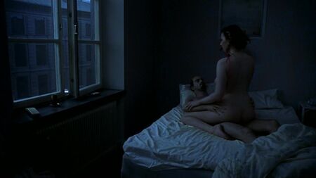 Hanna Eriksson desnuda en «Canciones del segundo piso» (2000)