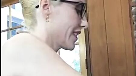 La MILF de al lado