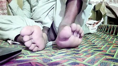 Sexo entre una chica y un chico de Pakistán en el dormitorio 3977