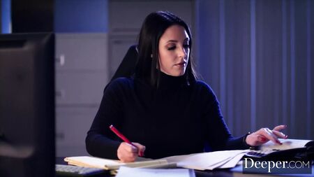 Más profundo. Gabbie Carter se rinde ante Angela White y su marido
