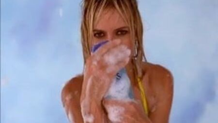 La divertida botella de champú de Heidi Klum