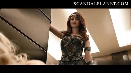 Recopilación de escenas de desnudos y sexo de Erin Moriarty en ScandalPlanetCom