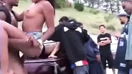Club Velvet Swingers: orgía en el carnaval callejero negro