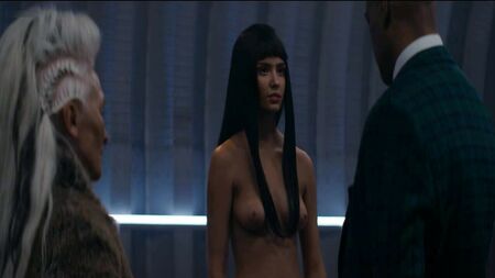 Matilda Anna Ingrid Lutz mostró su cuerpo desnudo