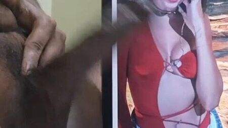Hande Ercel está de moda