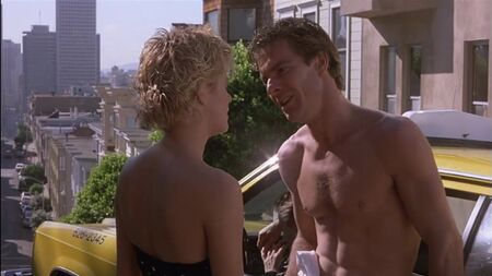 Dennis Quaid desnudo en la película «Innerspace»