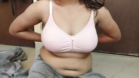 Mi cuñada desi está desnuda