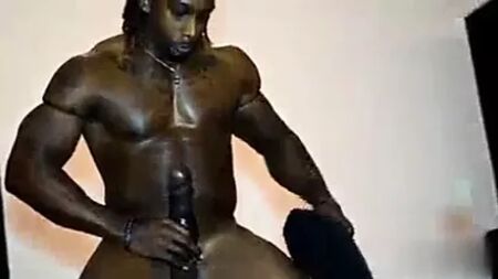 Mujeres disfrutando de un stripper negro