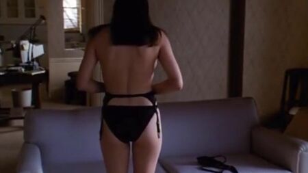 Jennifer Connelly se queda en sujetador y braguitas