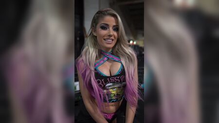 WWE - El impresionante escote de Alexa Bliss 02