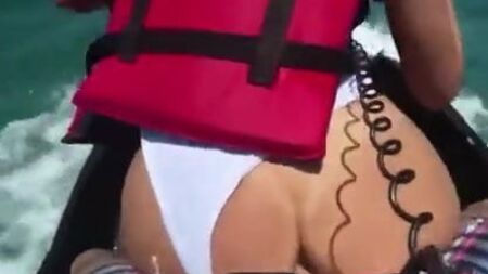 Sexo en moto acuática en Aruba