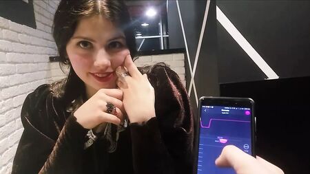 Braguitas vibradoras en un restaurante