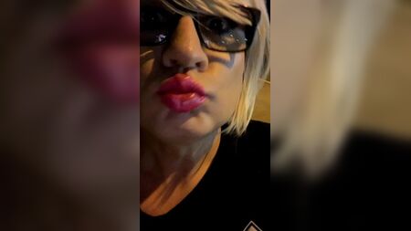 Una locura de sexy, Cindie Love, una zorra pública atrevida y afeminada, braguitas, trans