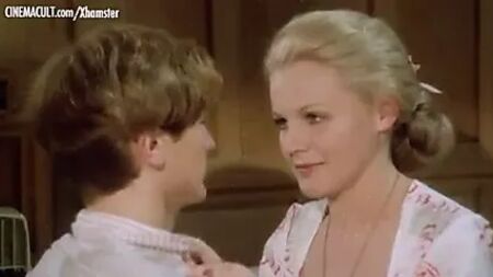 Carroll Baker y Femi Benussi desnudos en «Lezioni private»