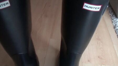 Fetichismo de las botas de caza - Fetichismo de las botas de goma