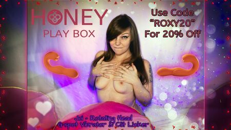 Probando el vibrador «Joi» de HoneyPlayBox para la estimulación del clítoris