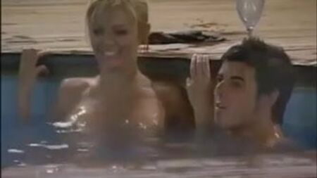 Orgía en la piscina de Gran Hermano Reino Unido