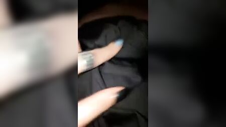 La dominatrix armenia Kara: fetichismo de pies y humillación