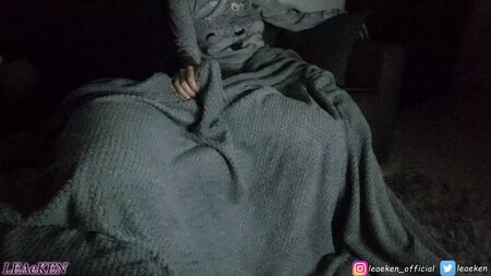 Noche de películas de terror, manta y corrida. ¡Lo mejor!