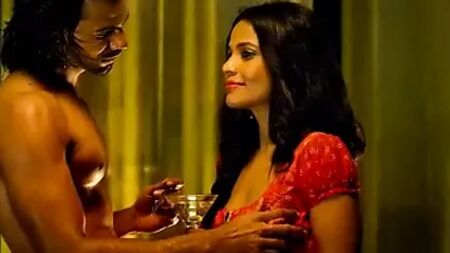 escenas de sexo picantes de Bollywood