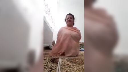 Mujer desnuda sin extremidades