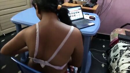 La aventura de una tía telugu con un tío mientras el marido no está en casa