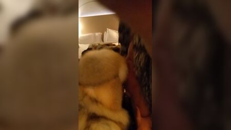 Desnuda con un abrigo de piel