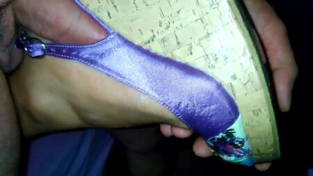 Zapatos de tacón de cuña morados