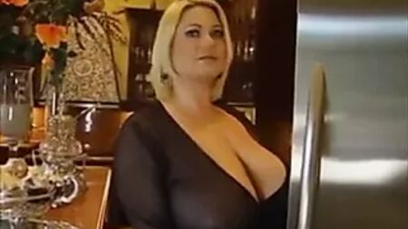 Samantha, 38 años, talla 38GG, una encantadora ama de casa