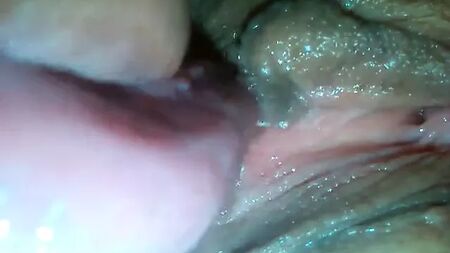 Bg lamiendo y jugando con el pene