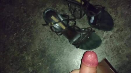 Córrete sobre sus sandalias de búfalo