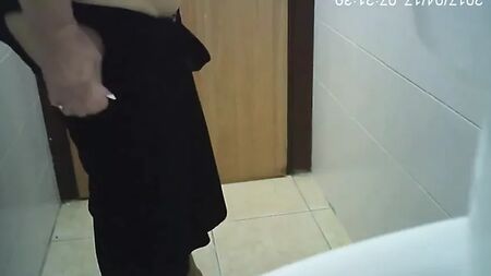 cámara oculta en el baño