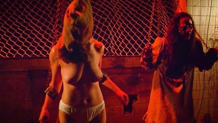Ellie Church y Madeline Brumby desnudas en ScandalPlanet.com