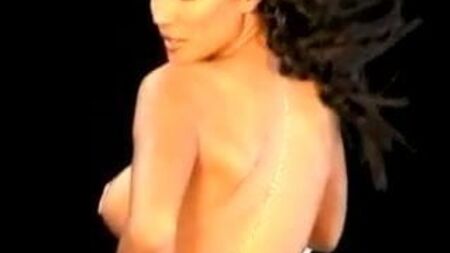 Leeann Tweeden - Sesión fotográfica de IVOLT