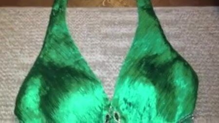 Vestido de fiesta de satén verde esmeralda