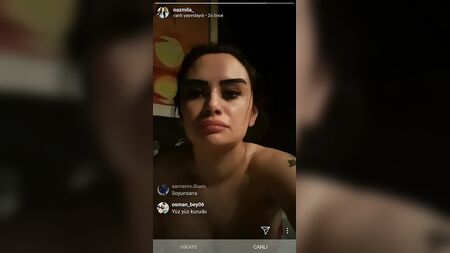 En el vídeo de Naz se le ve el pezón