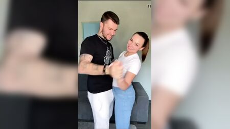 Kev y Celi follando por detrás en TikTok