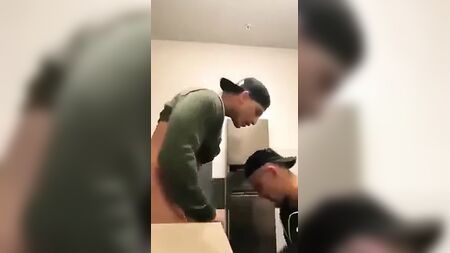 Shhh, no hagas ruido para que no nos oigan