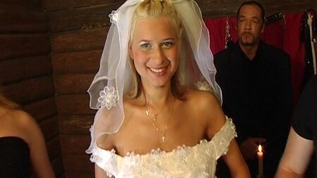 Gangbang con una novia tetona - Parte 1