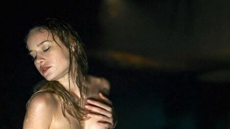 Escena de desnudo de Brie Larson en «Tanner Hall» - ScandalPlanet.Com