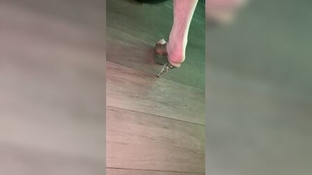 RAiNHA ViVi, una travesti dominante que feminiza a sus esclavos