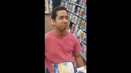 ¡Un doble de Drake! Pobre chico en silla de ruedas que se parece a Drake