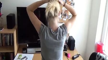 A mi novia le dan unos azotes