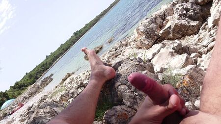 Pónte a cien cerca de una pareja en Zadar