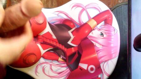 Pollas en la alfombrilla (Zero Two y Tracer)